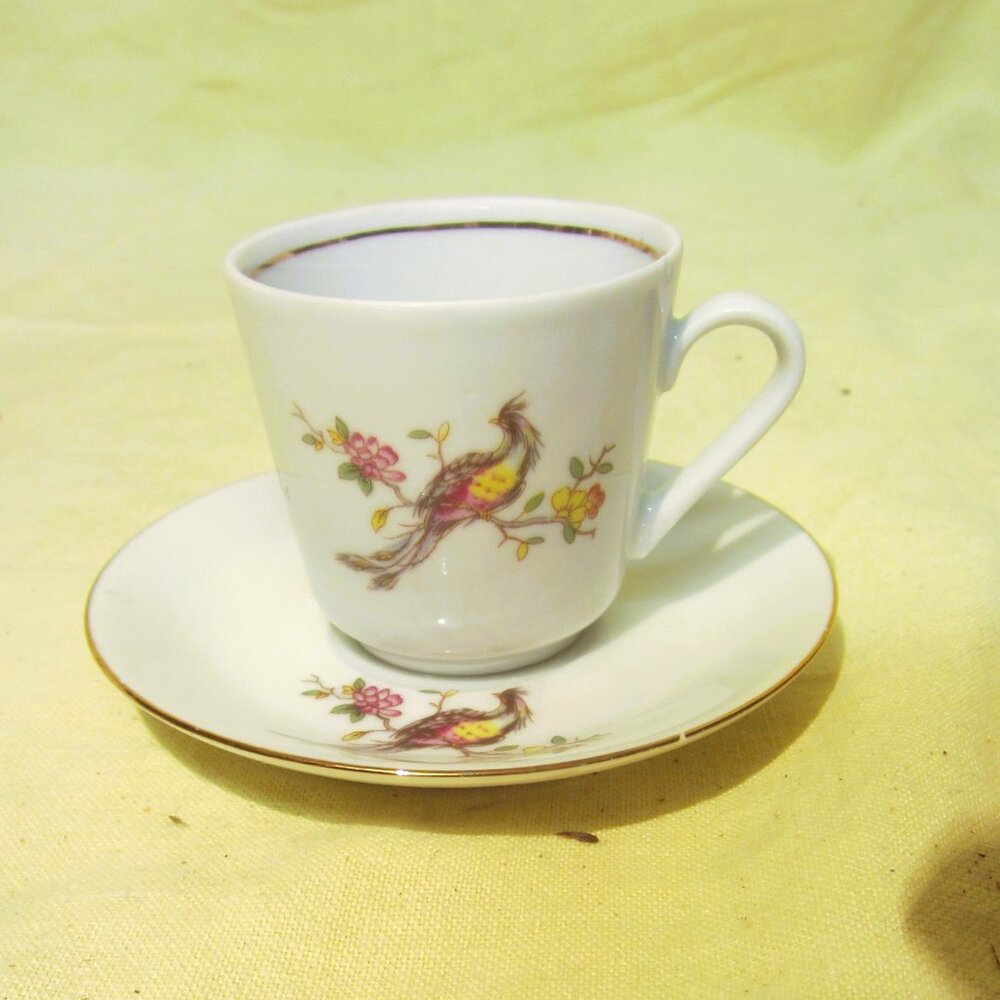VTG PORCELAIN CUP & SAUCER BY KAHLA, W/BIRD ON A BRANCH W/FLOWERS